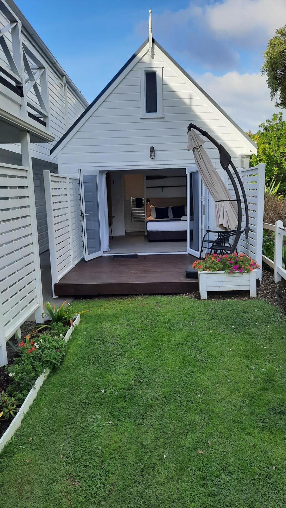 Hananui Lodge And Apartments Russell Bagian luar foto
