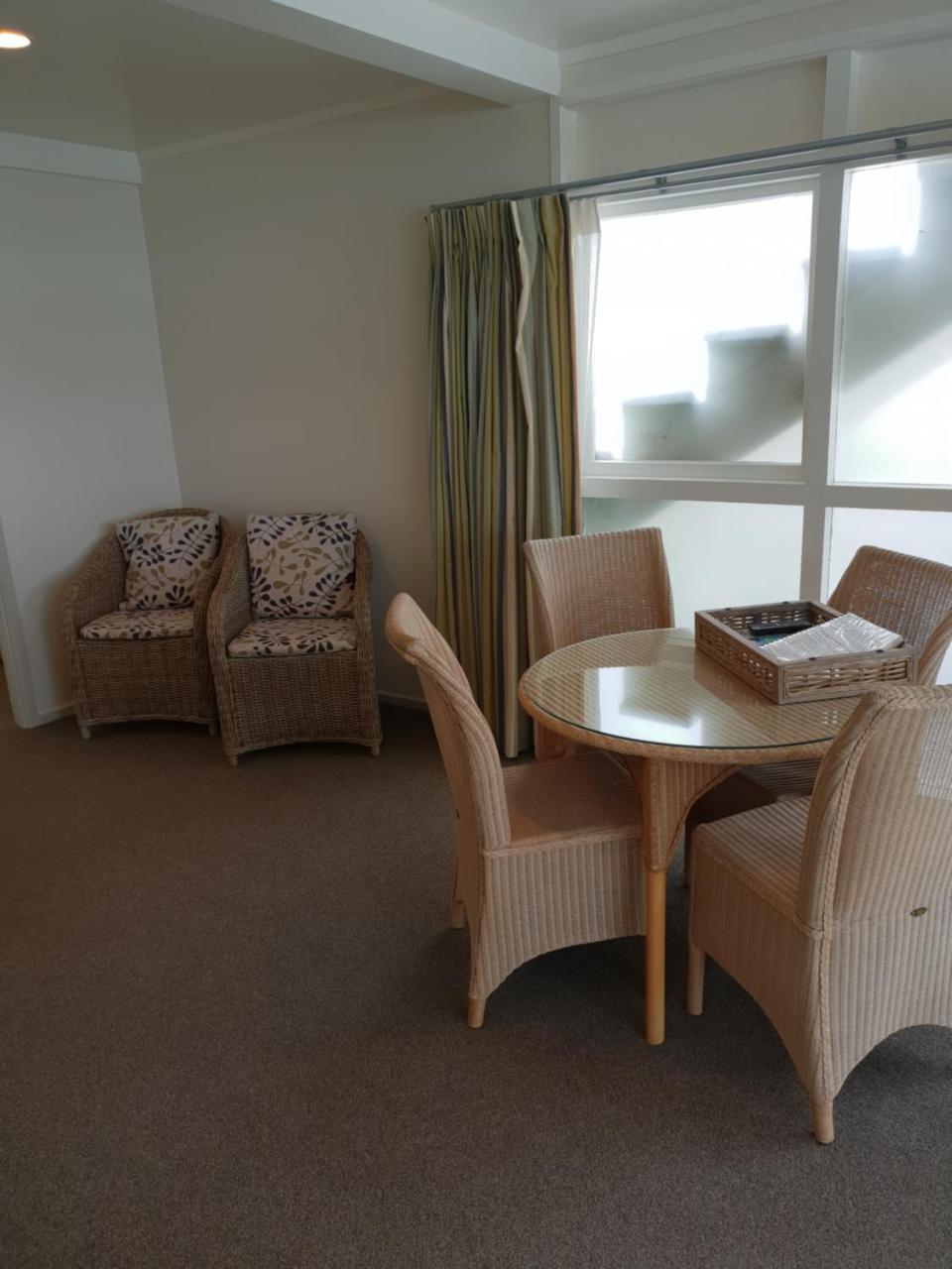 Hananui Lodge And Apartments Russell Bagian luar foto