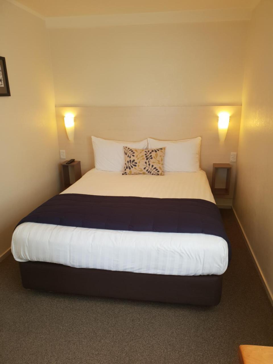 Hananui Lodge And Apartments Russell Bagian luar foto