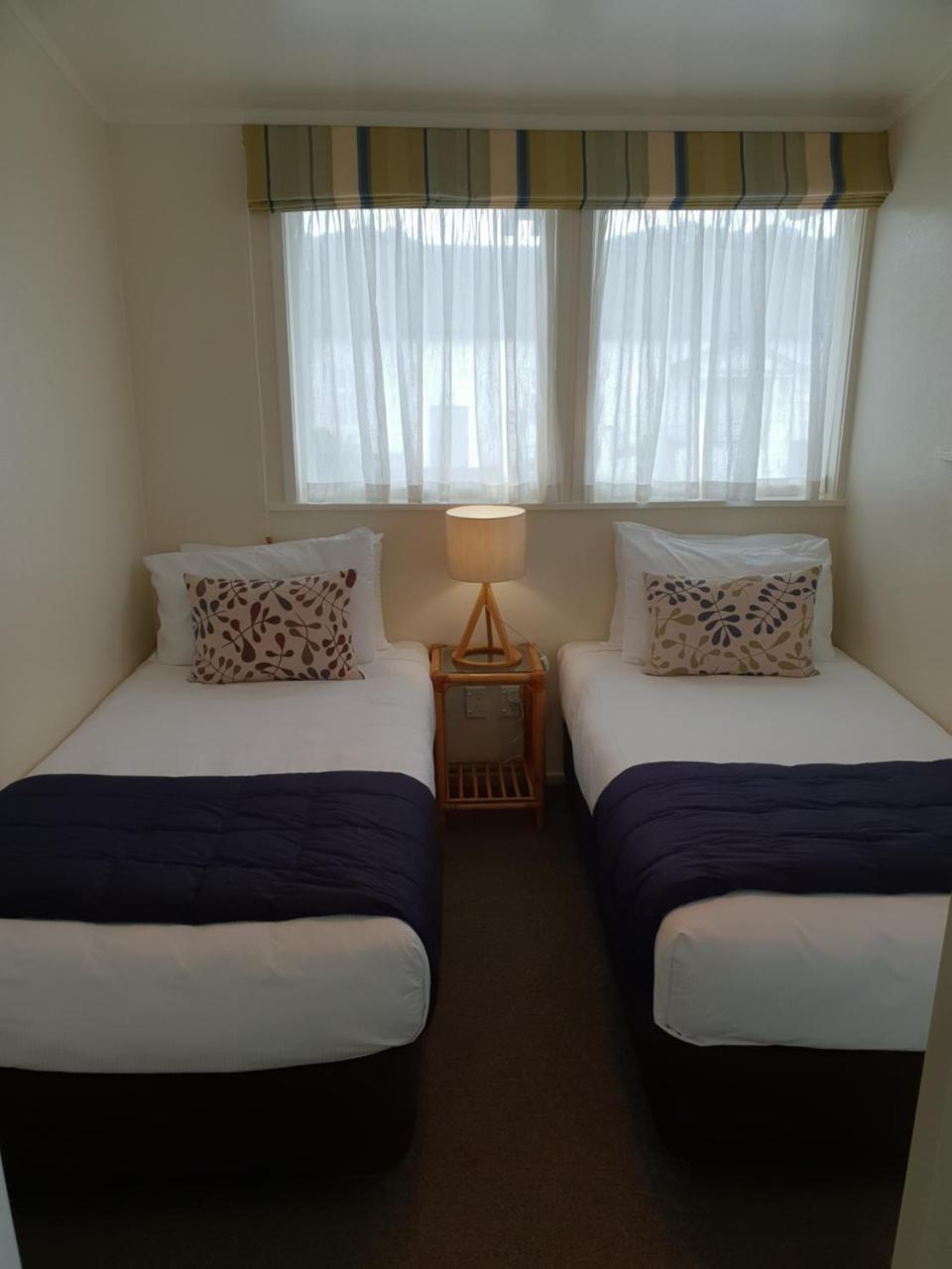 Hananui Lodge And Apartments Russell Bagian luar foto