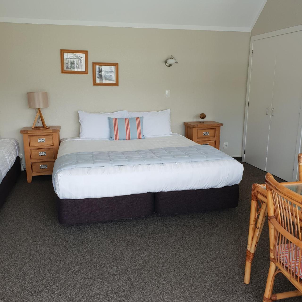 Hananui Lodge And Apartments Russell Bagian luar foto