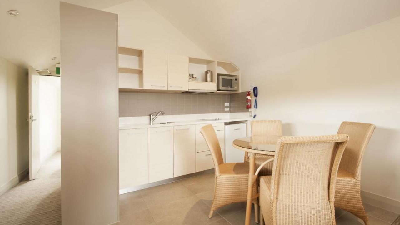 Hananui Lodge And Apartments Russell Bagian luar foto