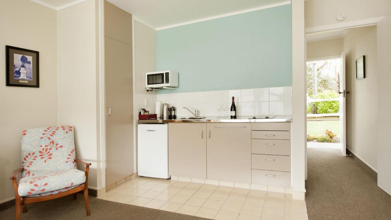 Hananui Lodge And Apartments Russell Bagian luar foto