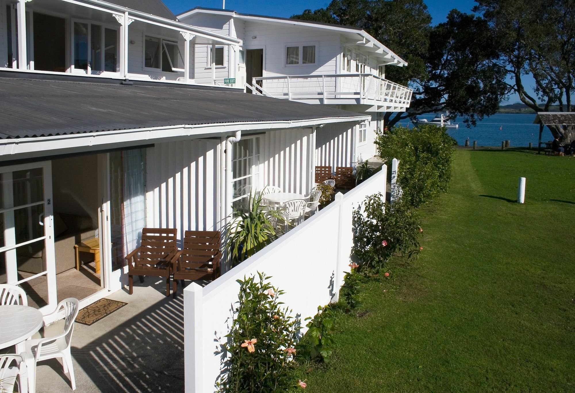 Hananui Lodge And Apartments Russell Bagian luar foto